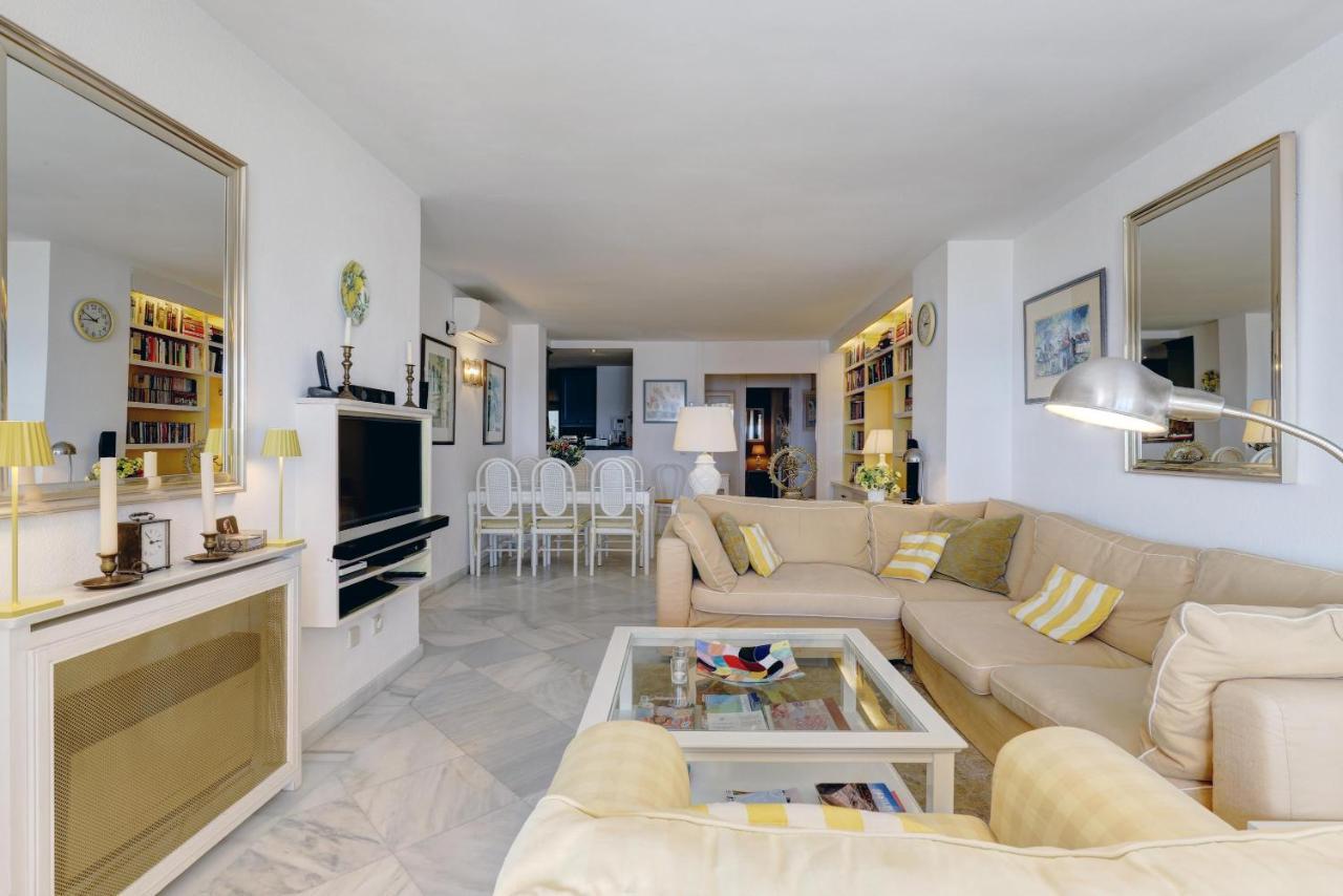 Apartment - Car Included Estepona Luaran gambar